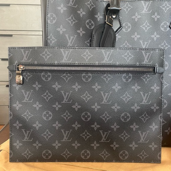 Lv Double Plat Messenger in macassar - Picture 8 of 16